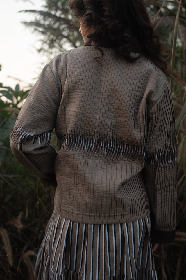 Dune Pleated Jacket - Jacket - Mizyana