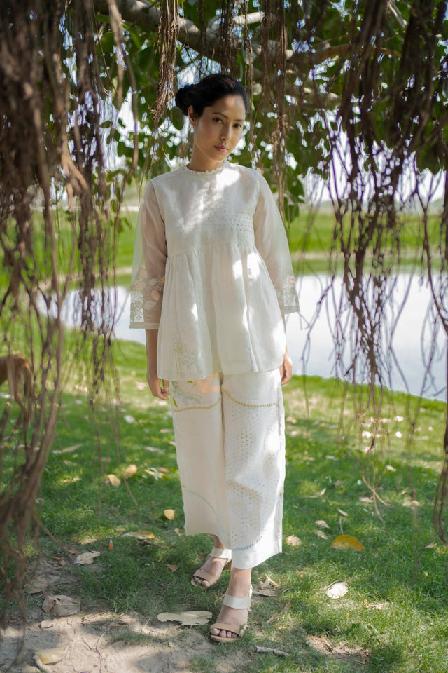 Ivory Applique Sleeve Top - Shirt - Mizyana