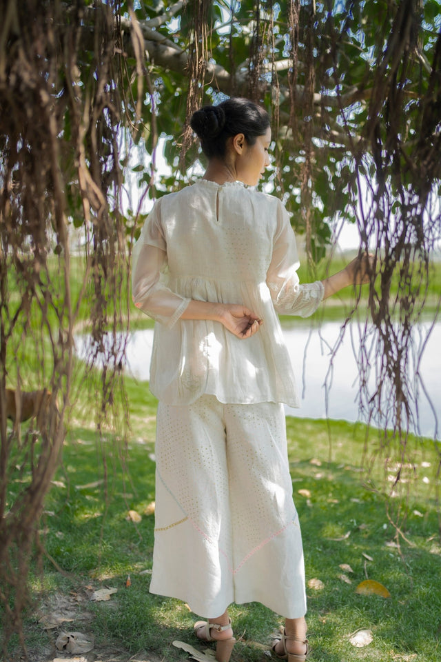 Ivory Applique Sleeve Top - Shirt - Mizyana