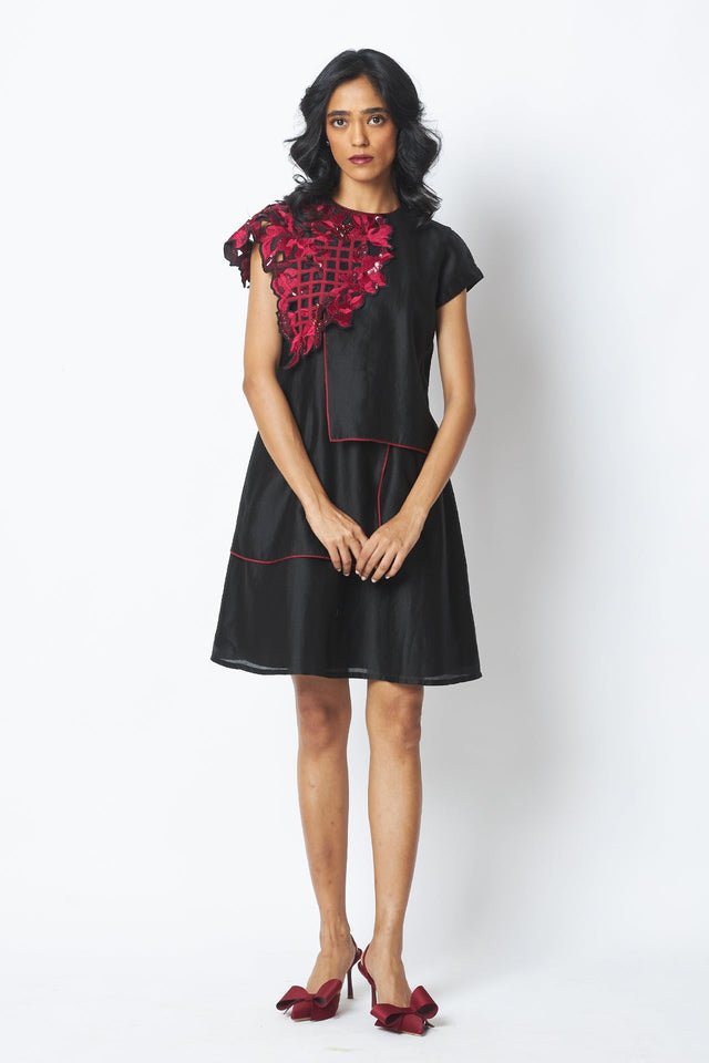 Monica - Shoulder Bib Ladder Dress - Dress - Mizyana