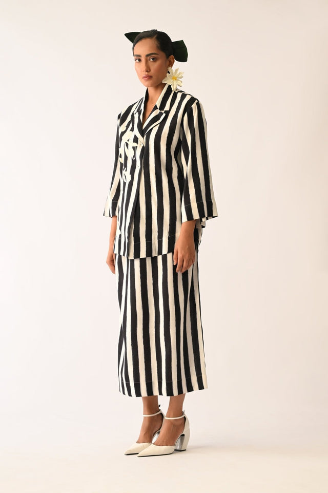 Revolt B&W Psyflora Appliqué Jacket - Jacket - Mizyana