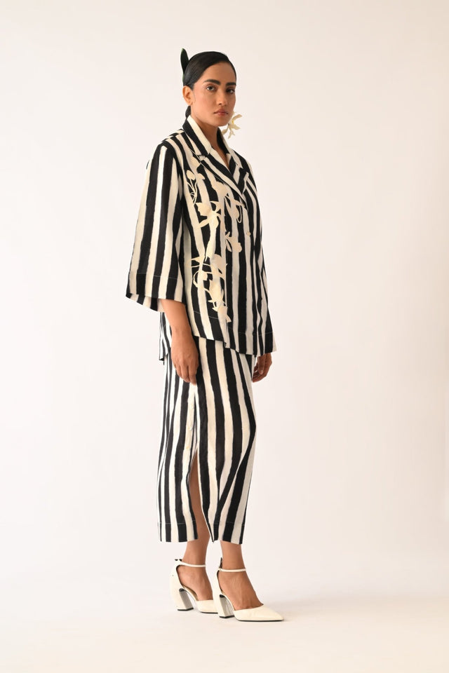Revolt B&W Psyflora Appliqué Jacket - Jacket - Mizyana