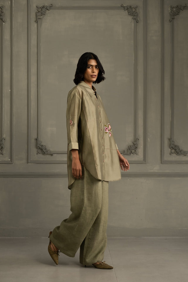 Sage Green Shirt In Silk Chanderi With Embroidery And Flared Pants In Linen - Two-Piece Set - Mizyana