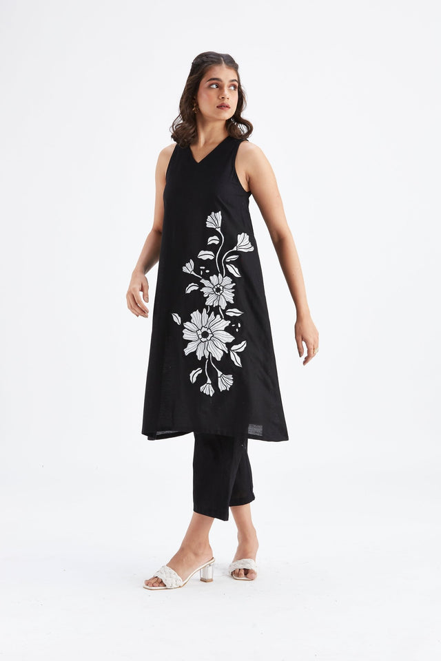 Sora Black kurta set - Two-Piece Set - Mizyana