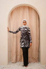 Huruf Black and White Brushstroke Print Long Sleeve Swim Top