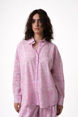 Rooh Shirt Rose by MAGO in pink paisley print with collar and dropped shoulders, front view