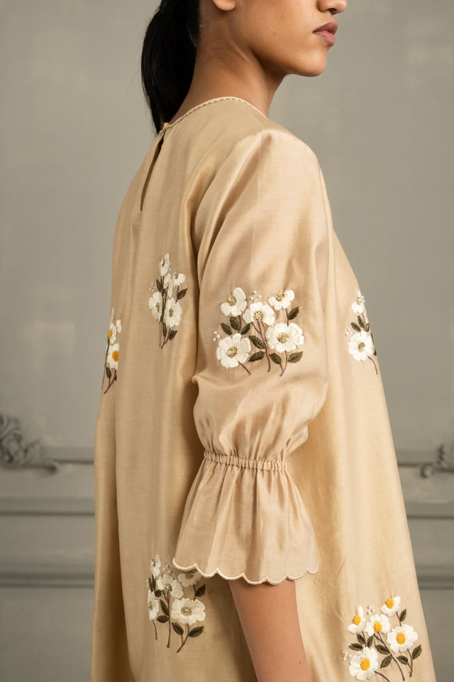 Beige Chanderi Embroidered Tunic Set In Silk Chanderi With Scalloped Organza Dupatta - Two-Piece Set - Mizyana