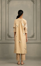 Beige Chanderi Embroidered Tunic Set In Silk Chanderi With Scalloped Organza Dupatta - Two-Piece Set - Mizyana