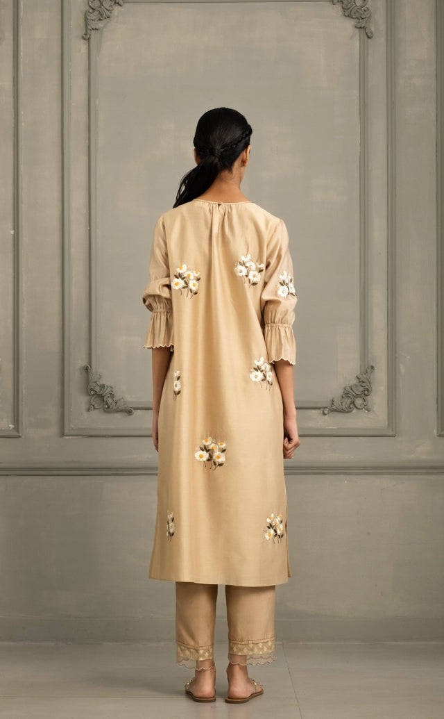 Beige Chanderi Embroidered Tunic Set In Silk Chanderi With Scalloped Organza Dupatta - Two-Piece Set - Mizyana