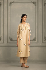 Beige Chanderi Embroidered Tunic Set In Silk Chanderi With Scalloped Organza Dupatta - Two-Piece Set - Mizyana