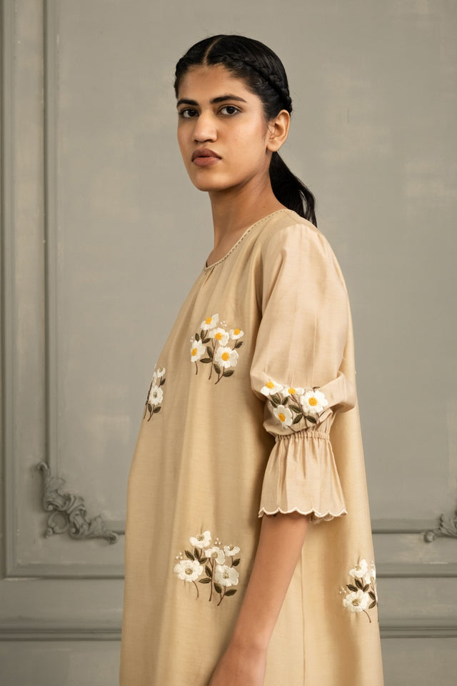 Beige Chanderi Embroidered Tunic Set In Silk Chanderi With Scalloped Organza Dupatta - Two-Piece Set - Mizyana