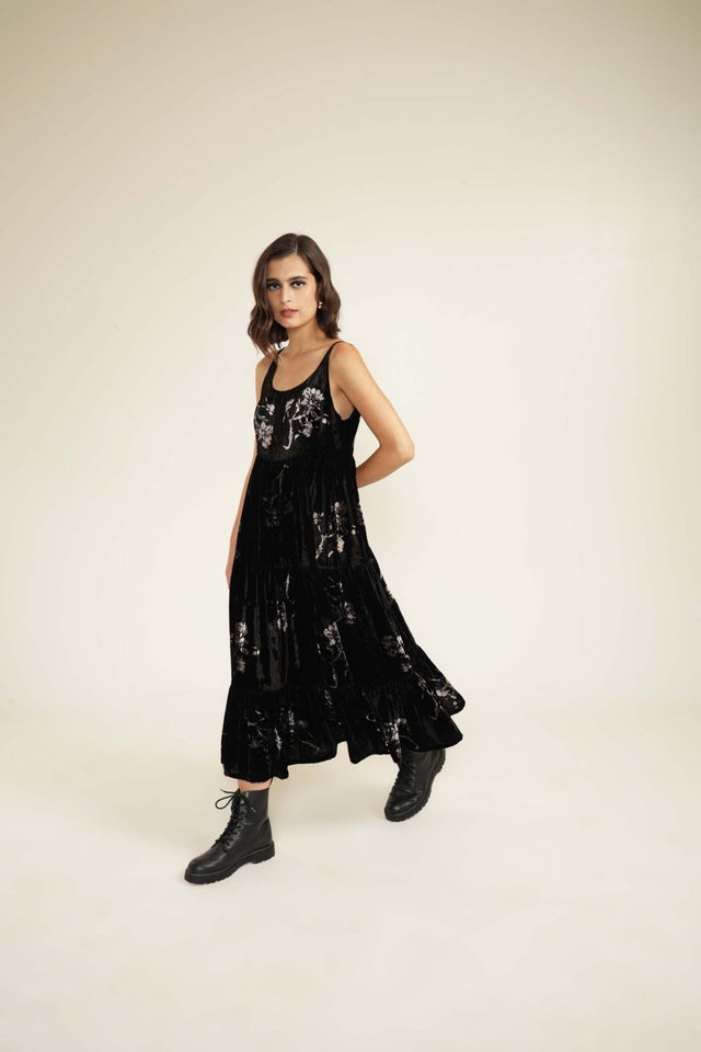 Black Tier Discharge Print Dress - Dress - Mizyana