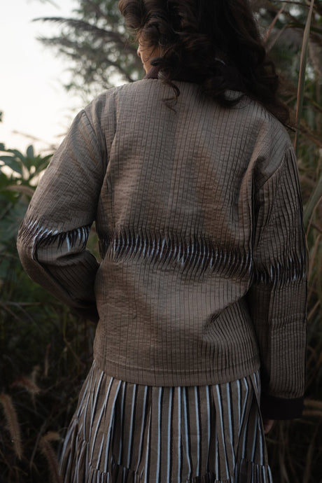 Dune Pleated Jacket - Jacket - Mizyana