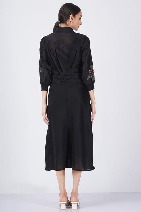 Multicolor rose printed sleeve dress back view, black midi shirt dress with belted waist