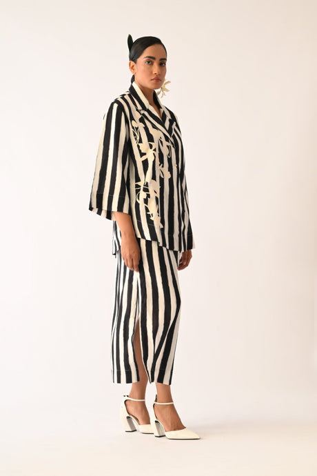 Revolt B&W Psyflora Appliqu√© Jacket - Jacket - Mizyana