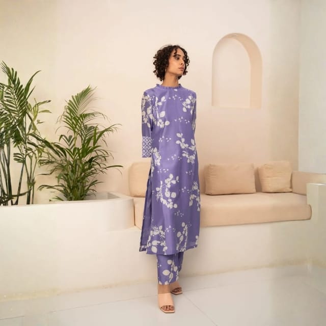 طقم تونيك وبنطال بنقشة زهور الشفق