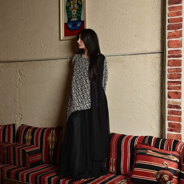 قفطان سحر باللون الأسود قفطان سحر باللون الأسود